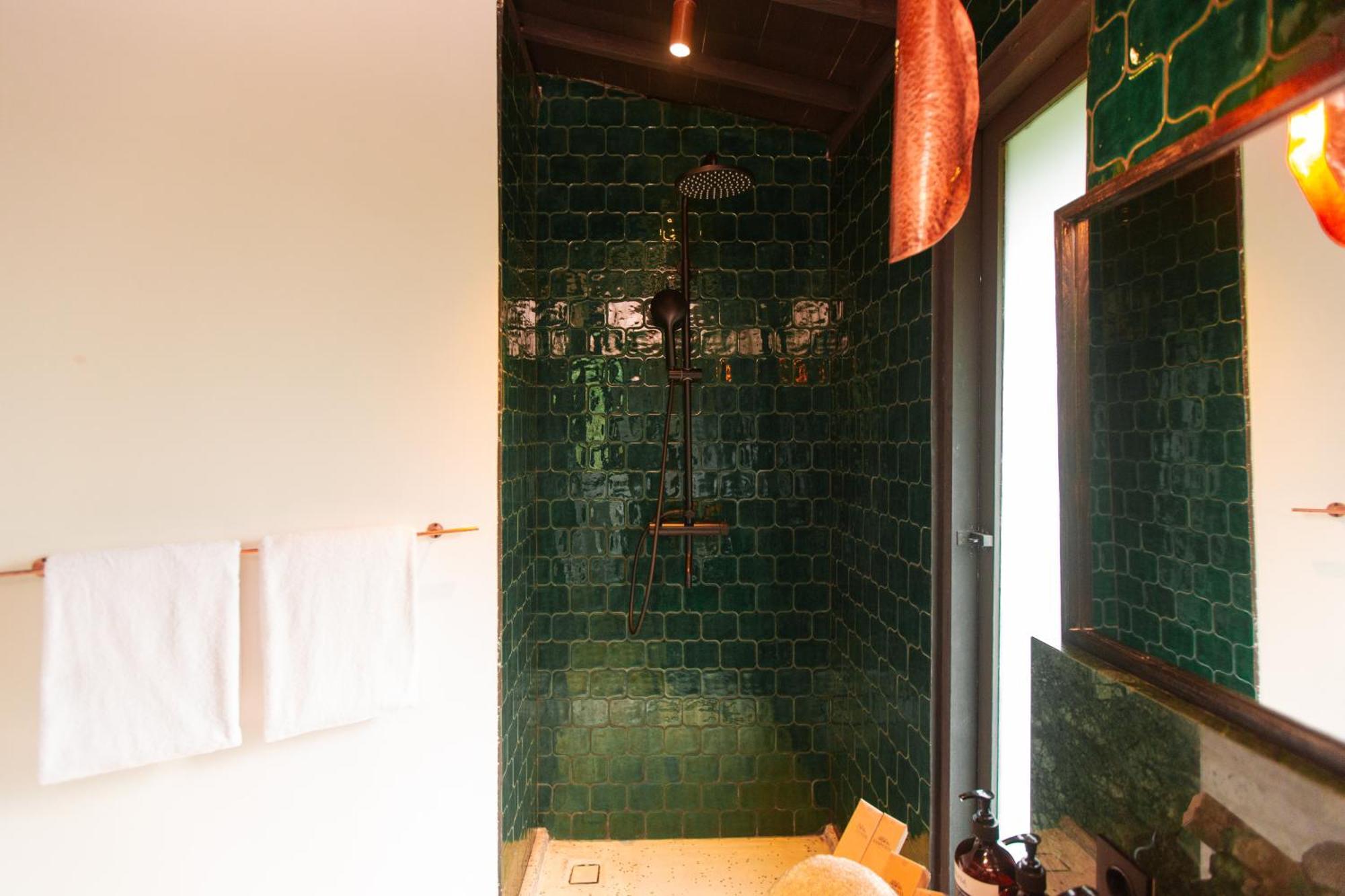Oshom Bali At Nuanu Creative City Tanah Lot Habitación foto